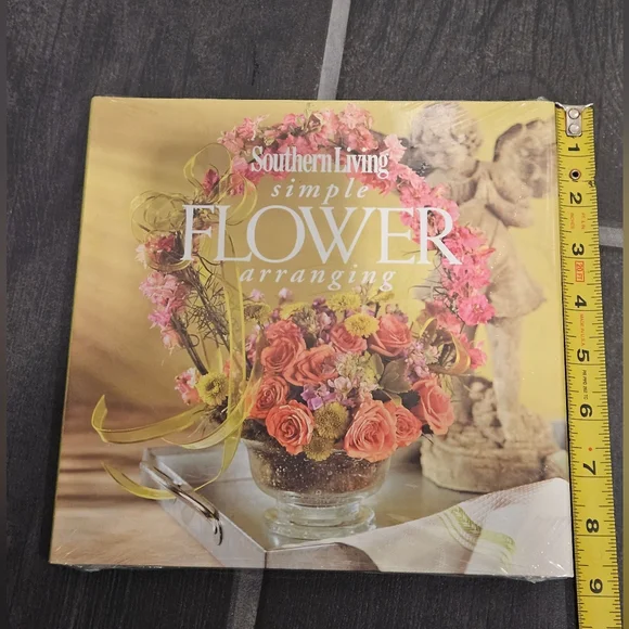NWOT Southern Living Simple Flower Arranging Book & Italian Decorative Pillow - Picture 3 of 11